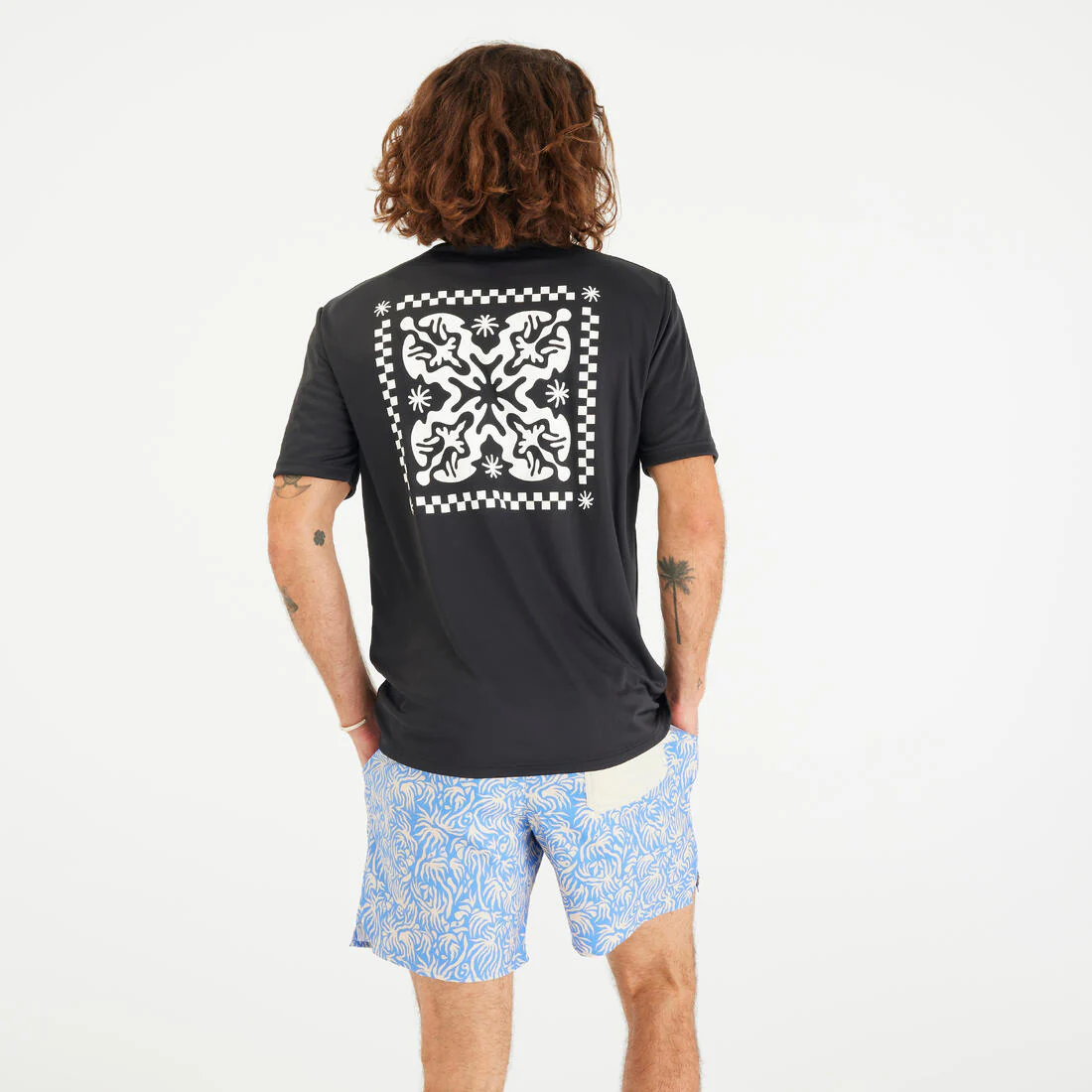 Playera de surf anti-UV de manga corta con estampado para hombre - Image 11