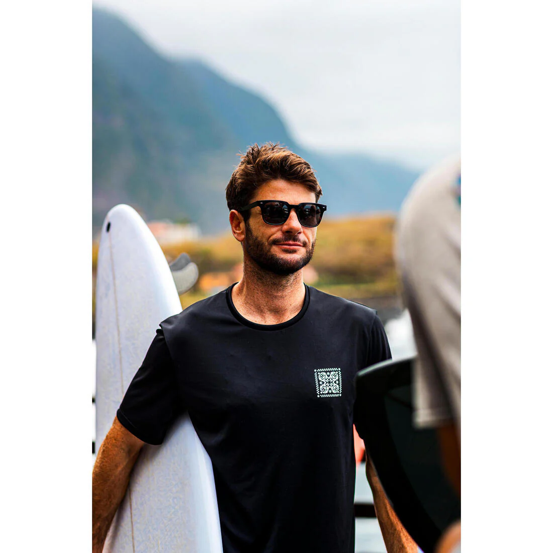 Playera de surf anti-UV de manga corta con estampado para hombre - Image 23