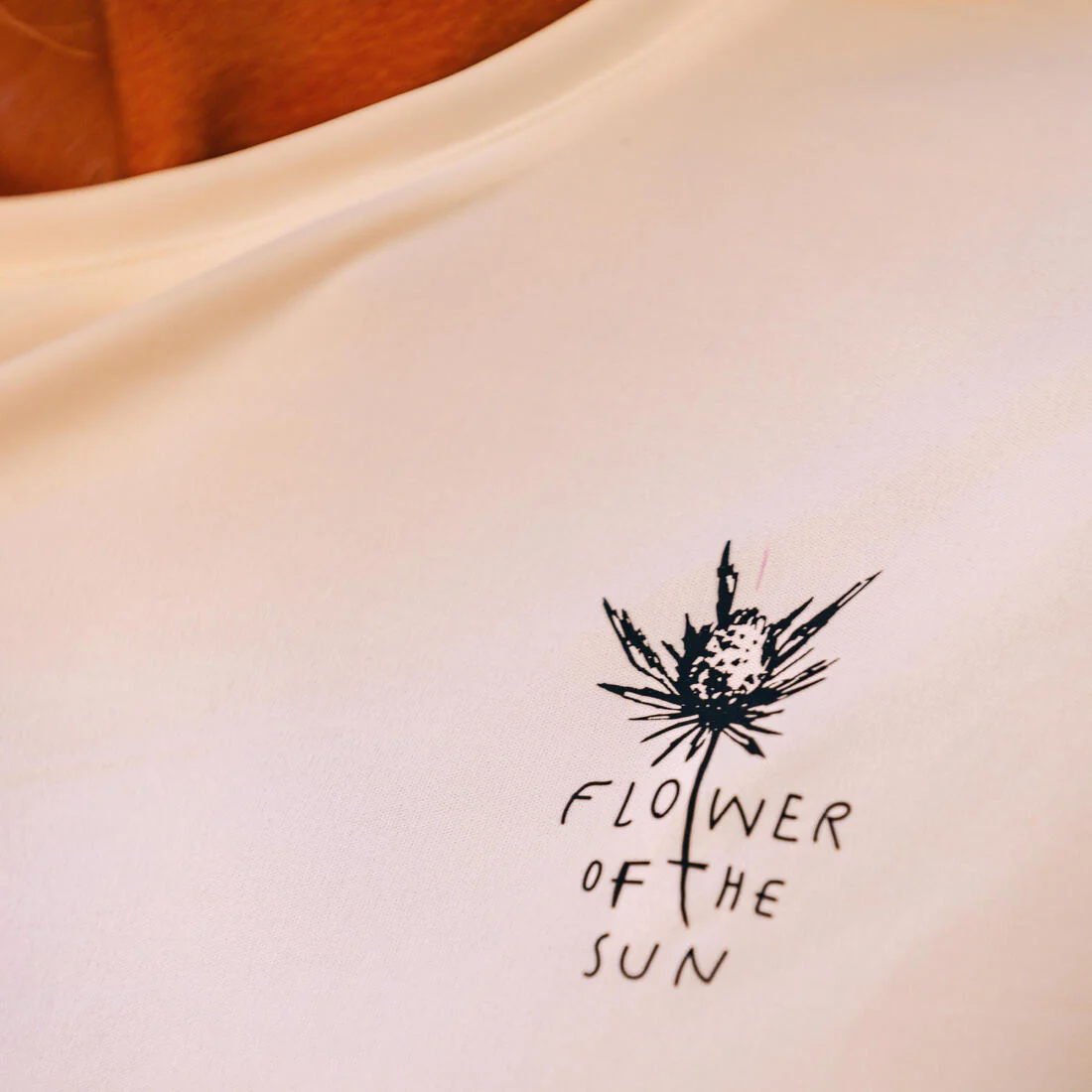 Playera de surf con UPF 50+ de manga corta blanca para hombre Flower - Image 17