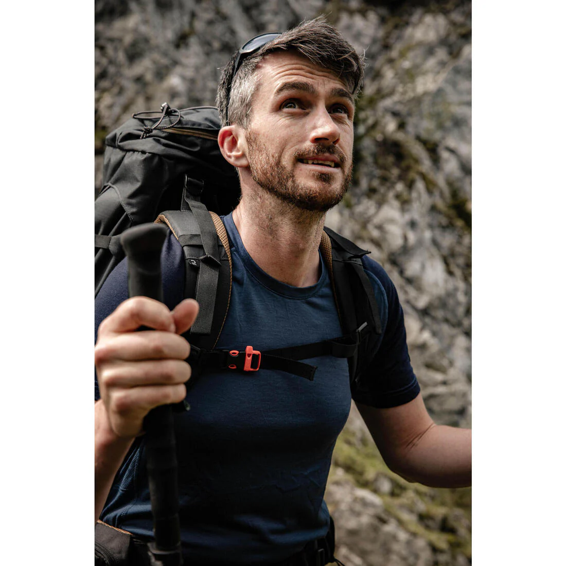 Playera de trekking de manga corta y lana merina azul para hombre MT500 - Image 10