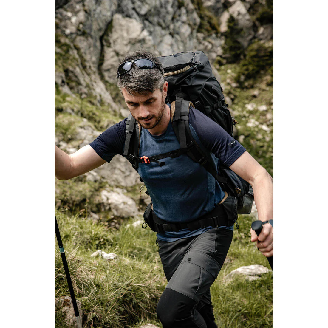 Playera de trekking de manga corta y lana merina azul para hombre MT500 - Image 8