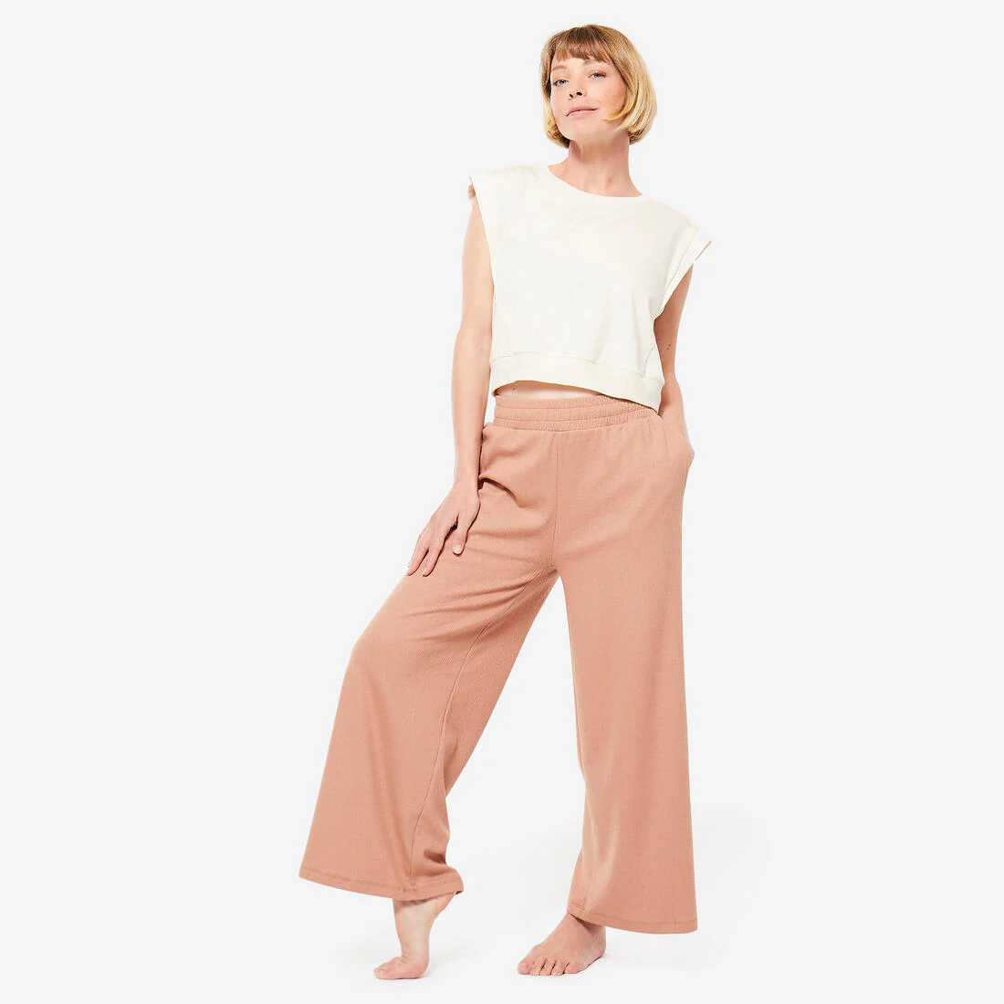 Playera de yoga tipo crop holgada beige - Image 2