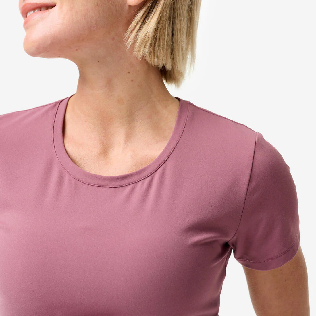 Playera de yoga y pilates suave y elástica negra Breathe - Image 10