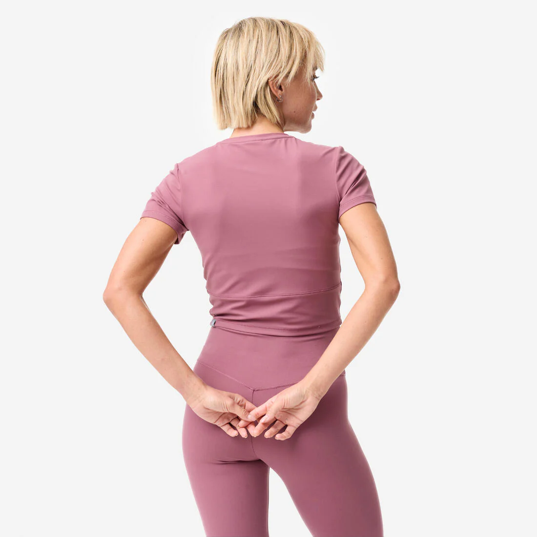 Playera de yoga y pilates suave y elástica negra Breathe - Image 8