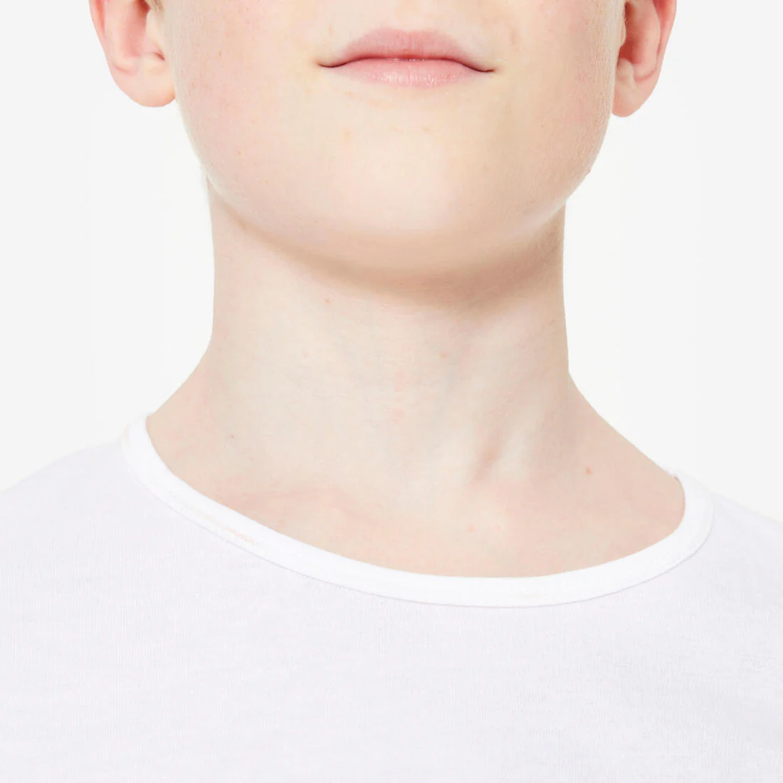 Playera deportiva básica 100 % algodón blanca para niños - Image 3