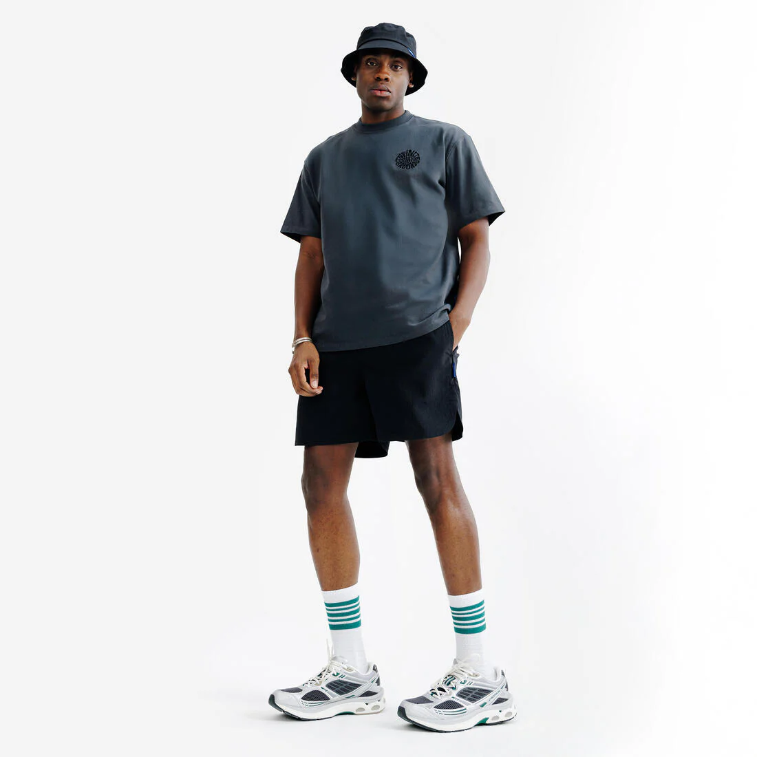Playera deportiva gris con estampado unisex Elementals - Image 3
