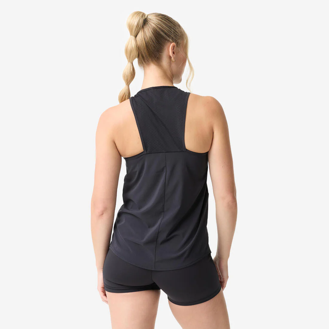 Playera deportiva sin mangas, fluida y transpirable negra para mujer - Image 8