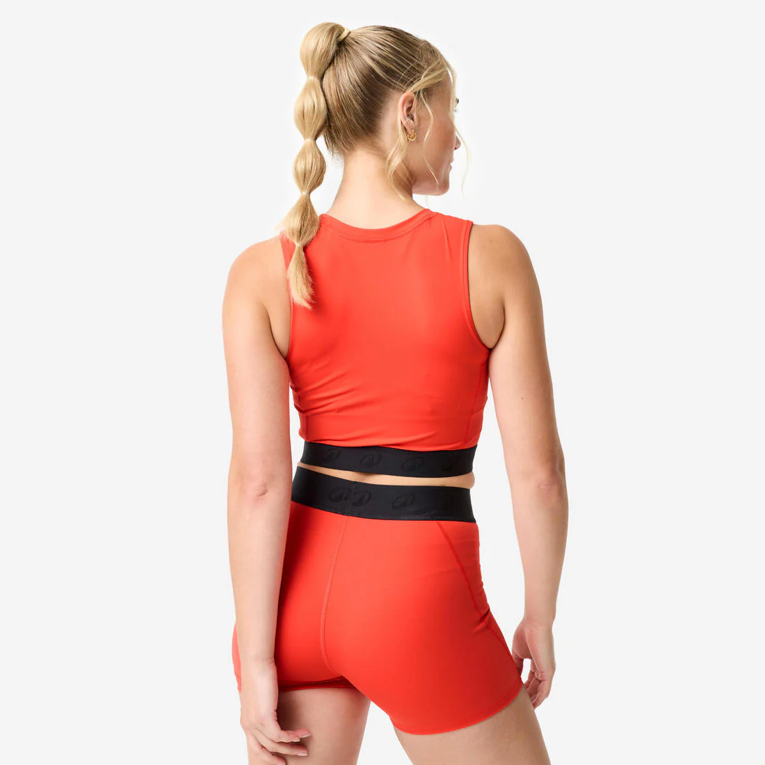 Playera deportiva tipo crop-top con cintura elástica negra para mujer - Image 7