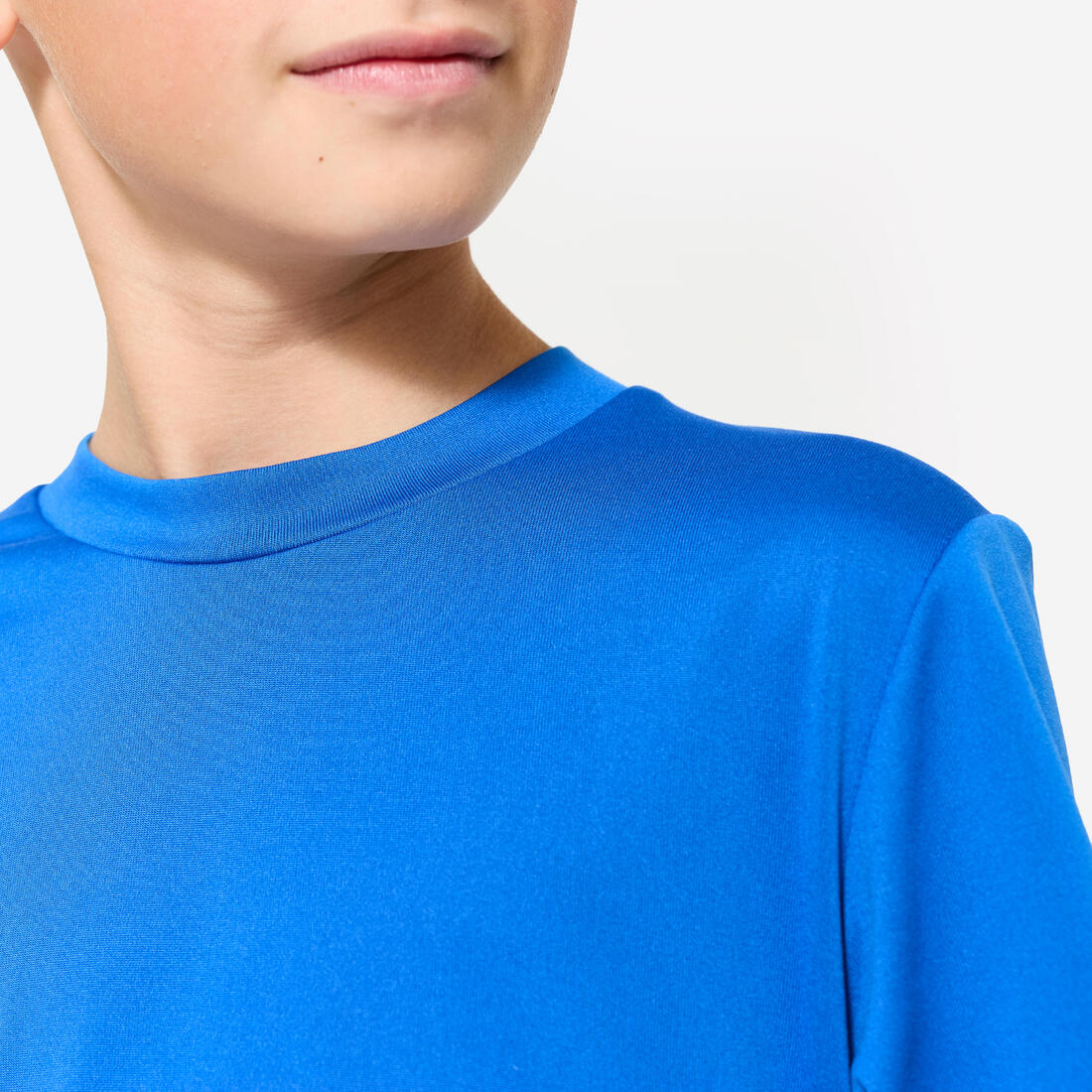 Playera deportiva transpirable azul para niños - Image 3