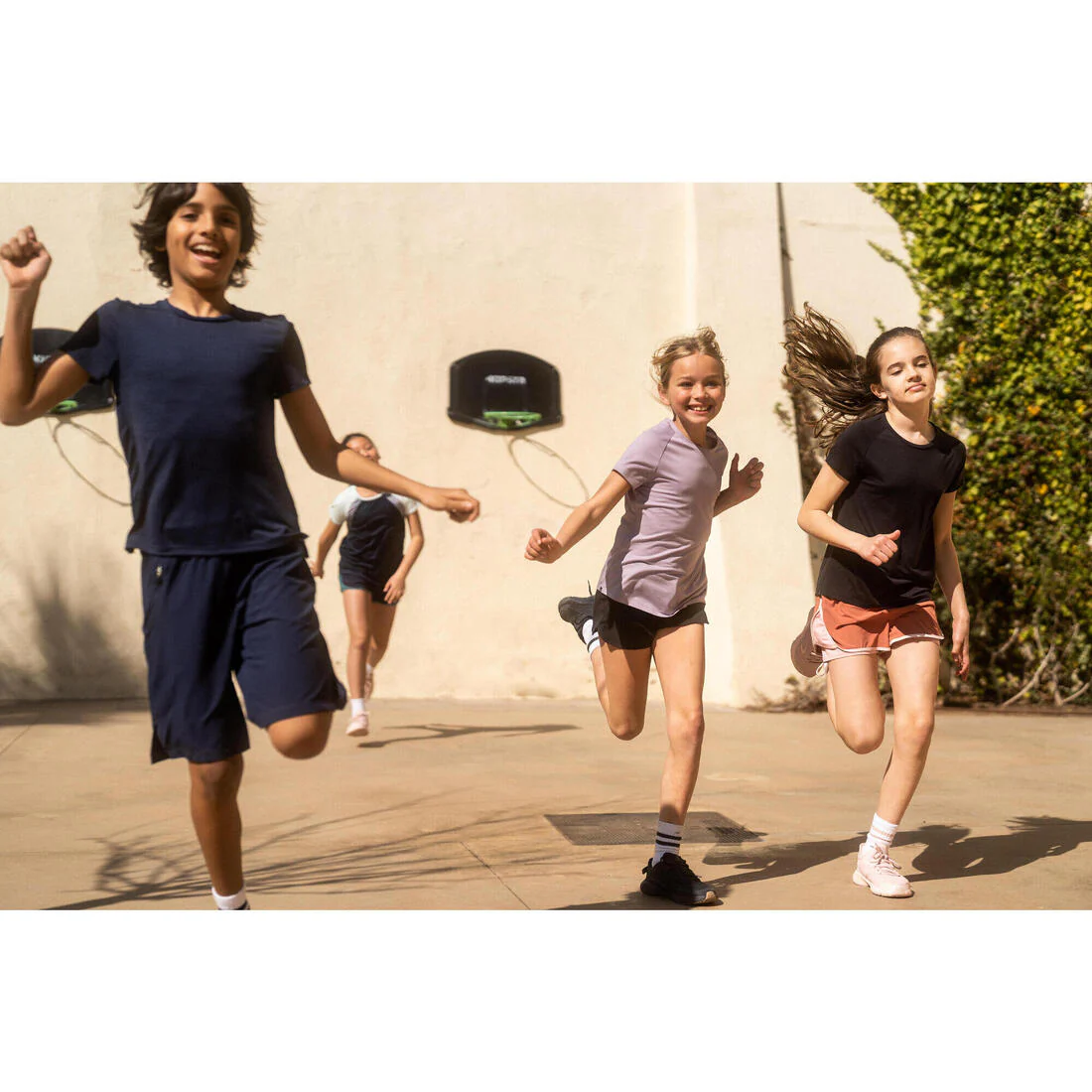 Playera deportiva transpirable negra para niños S500 - Image 15