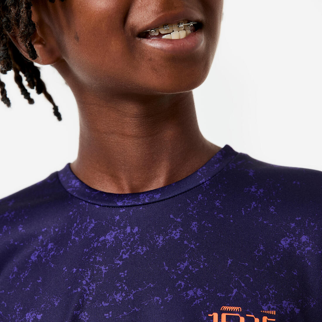 Playera deportiva transpirable violeta oscuro para niños - Image 3