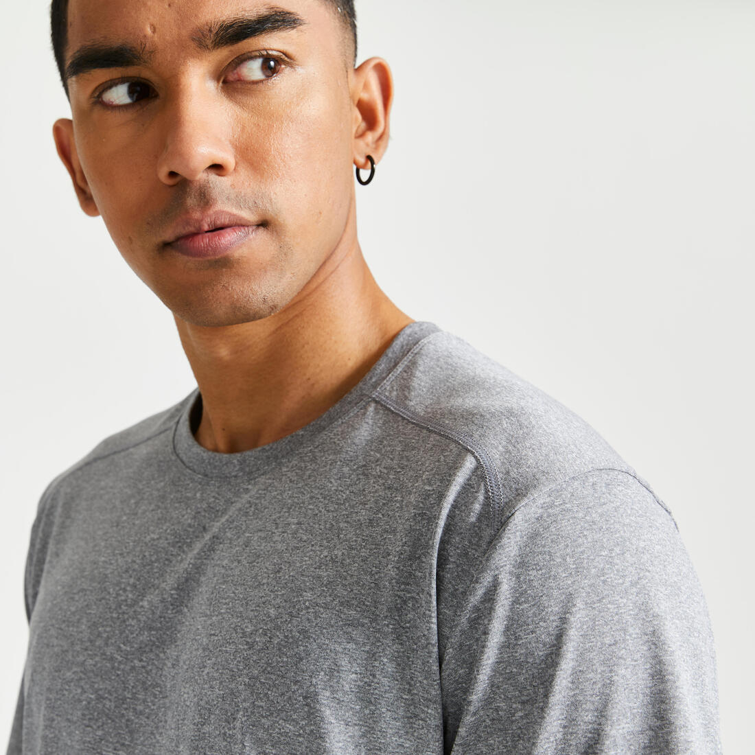 Playera Fitness Essential Hombre Gris Jaspeado Transpirable Cuello Redondo - Image 6
