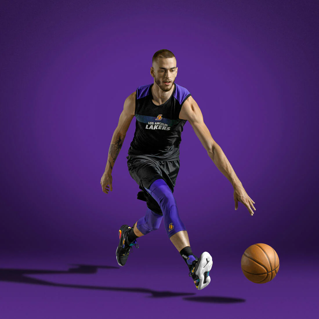 Playera interior de básquetbol sin mangas negra para adulto UT500 NBA Lakers - Image 24