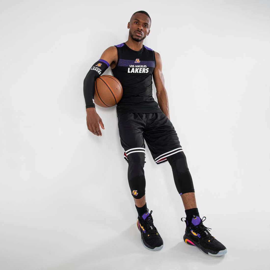 Playera interior de básquetbol sin mangas negra para adulto UT500 NBA Lakers - Image 9
