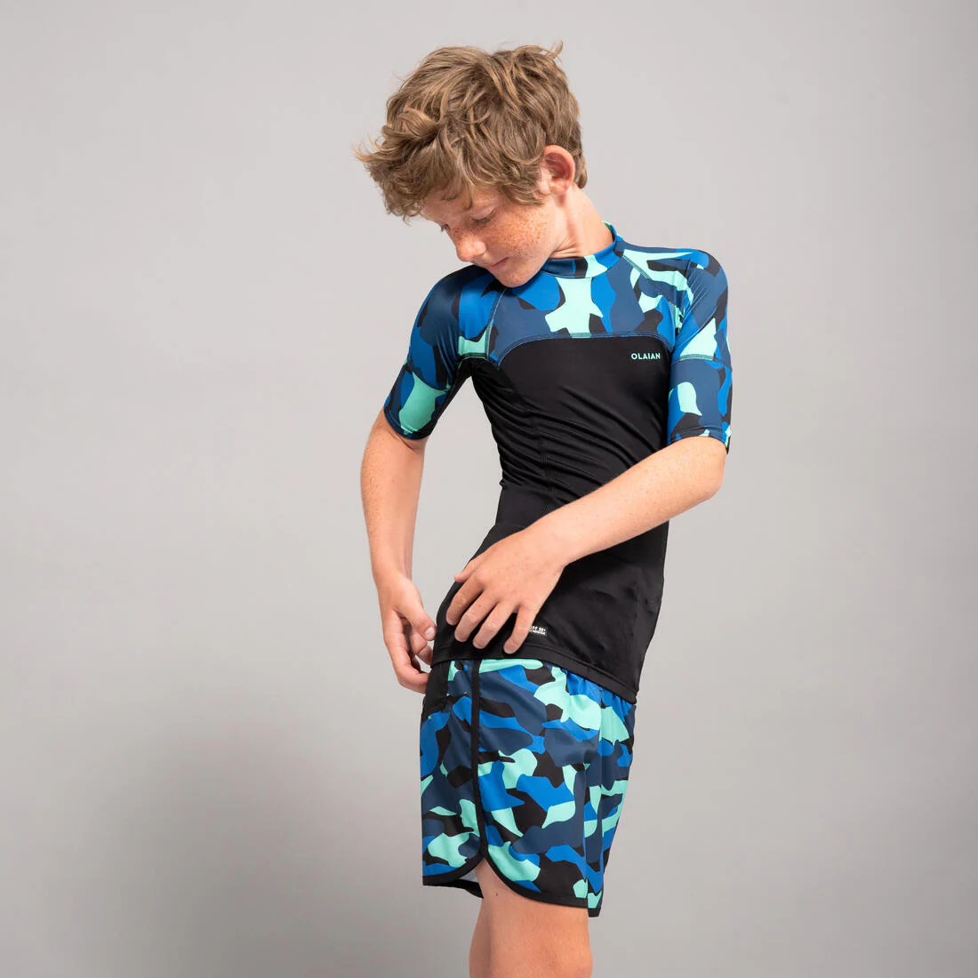 Playera Solar Niños Negro Azul Camuflaje Manga Corta - Image 3