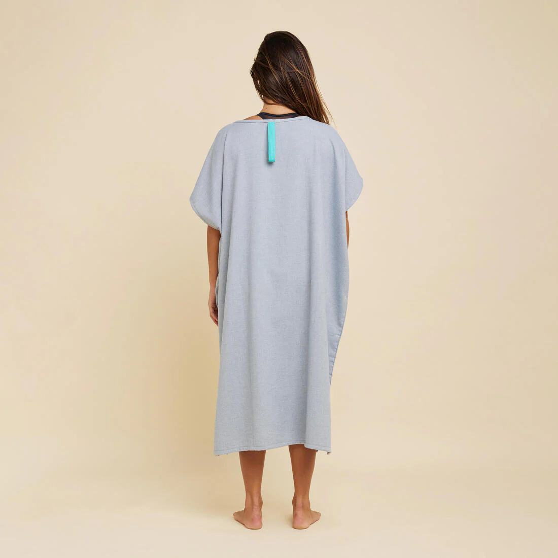Poncho de surf gris jaspeado para adulto 100 - Image 4