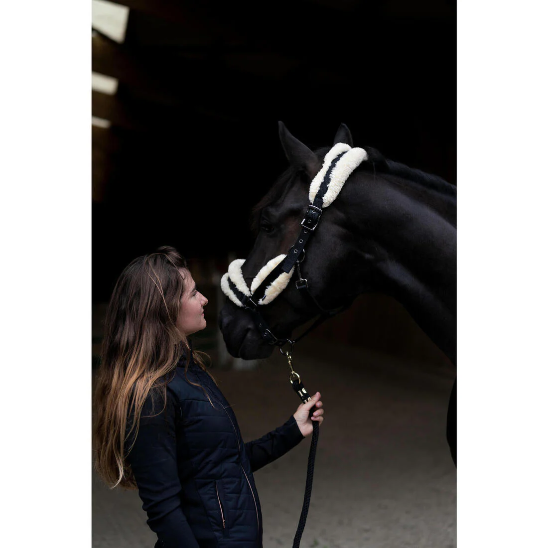 Serratón de cuadra borreguito de equitación sintético para caballo - Image 14