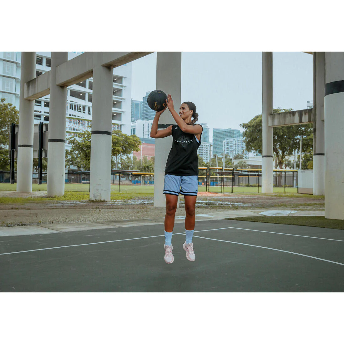 Short de básquetbol reversible blanco con negro para adulto SHR-500 - Image 12