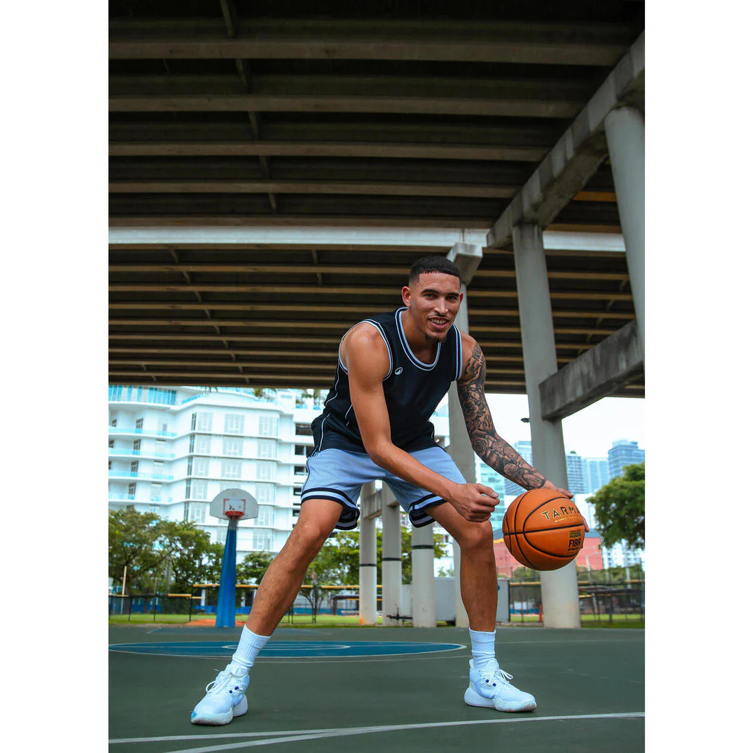 Short de básquetbol reversible blanco con negro para adulto SHR-500 - Image 14