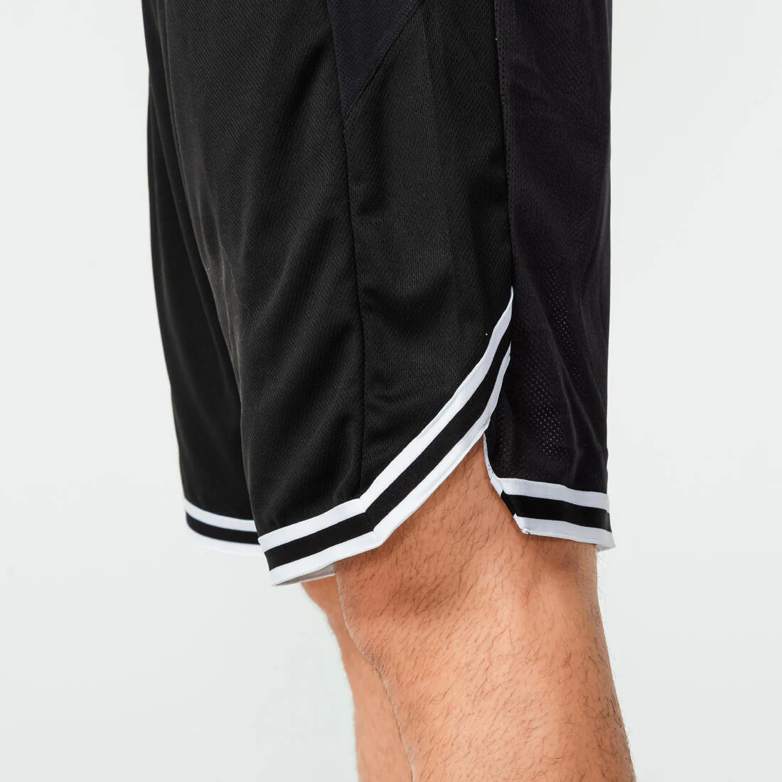 Short de básquetbol reversible negro y blanco para adulto - Image 6