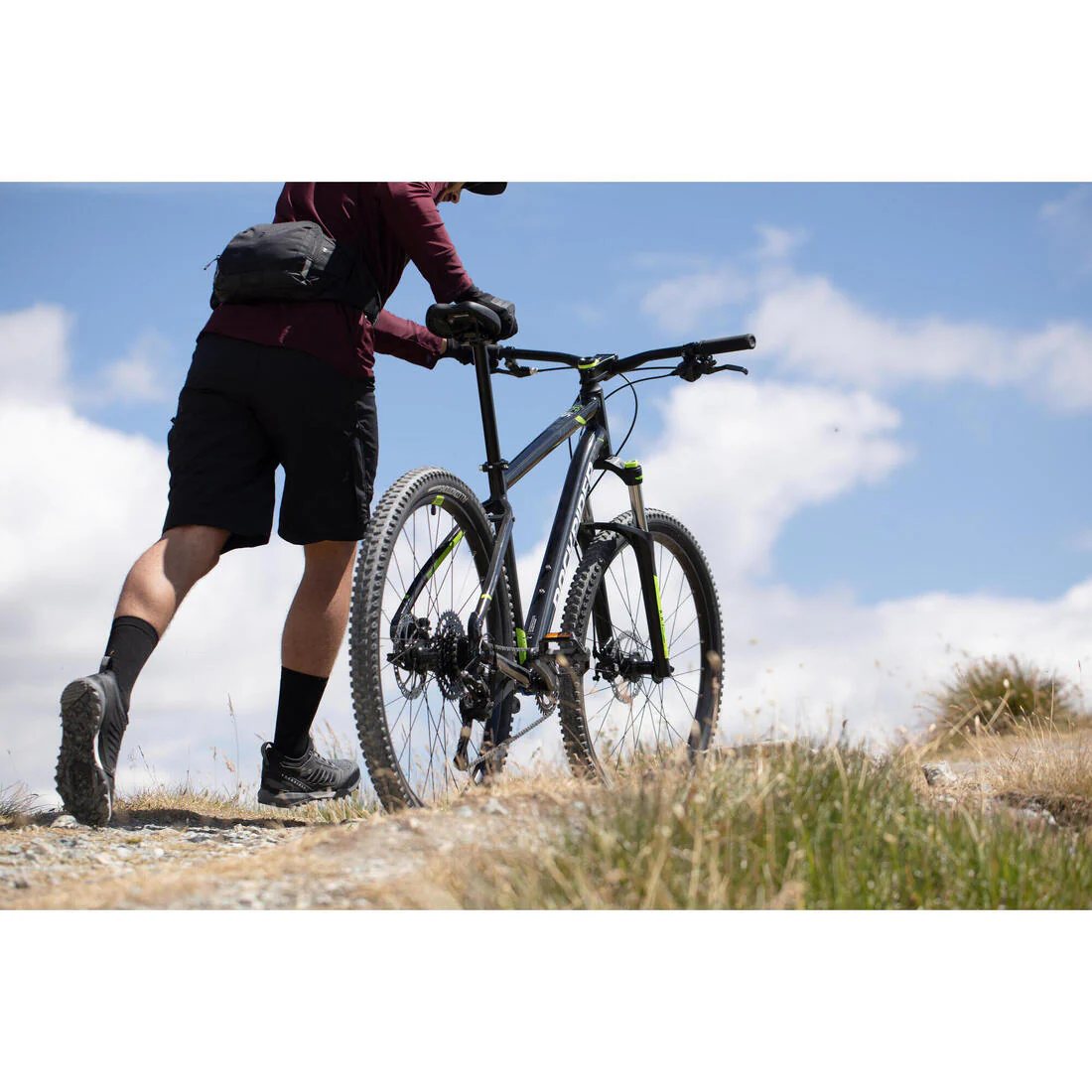 Short de ciclismo MTB tipo cargo negro para hombre - Image 13