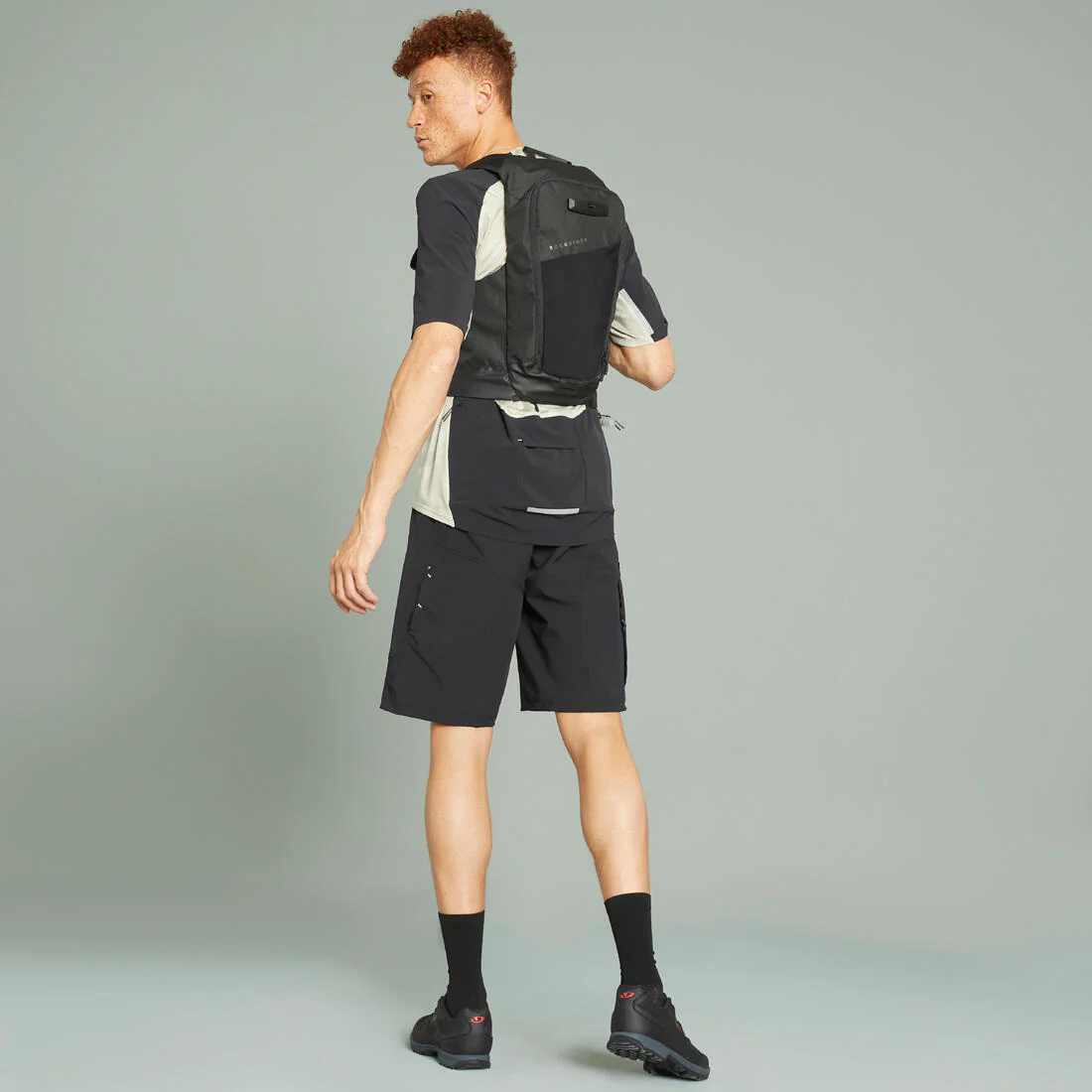 Short de ciclismo MTB tipo cargo negro para hombre - Image 2