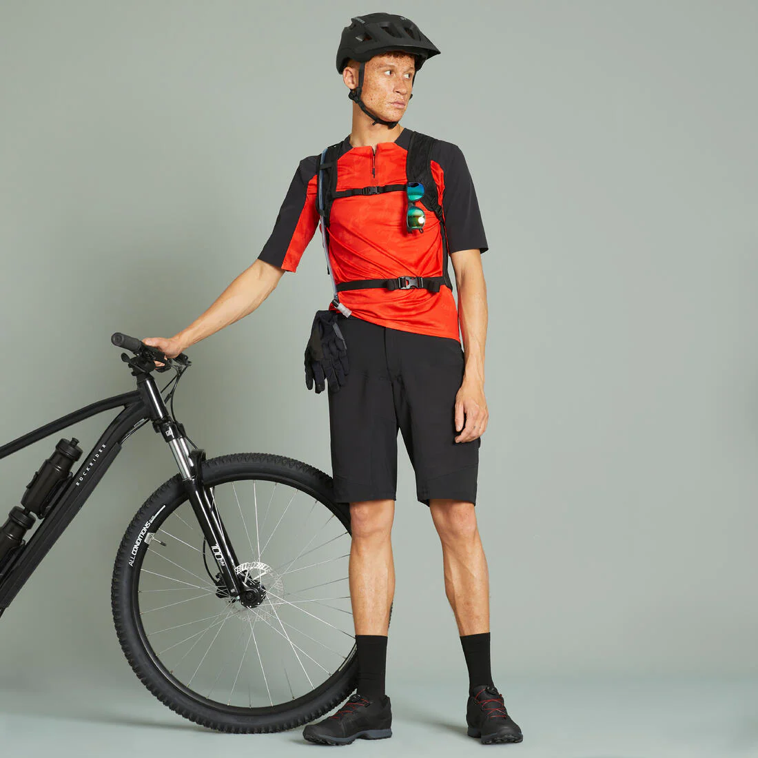Short de ciclismo MTB tipo cargo negro para hombre - Image 8