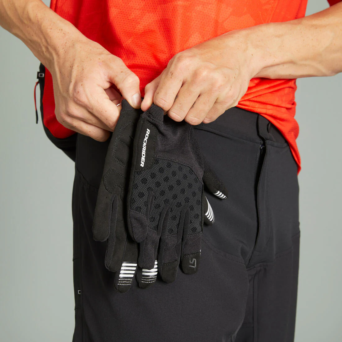 Short de ciclismo MTB tipo cargo negro para hombre - Image 9