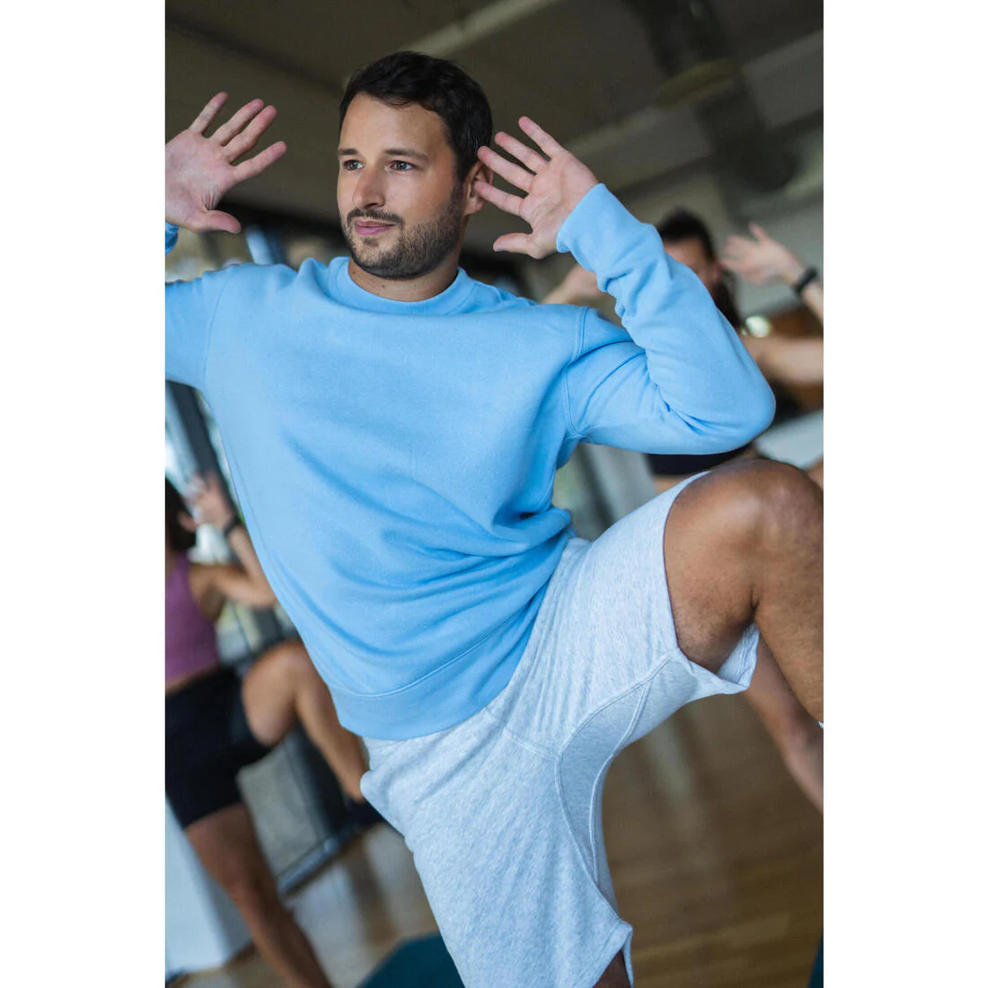 Short de fitness afelpado con bolsillos gris para hombre - Image 6