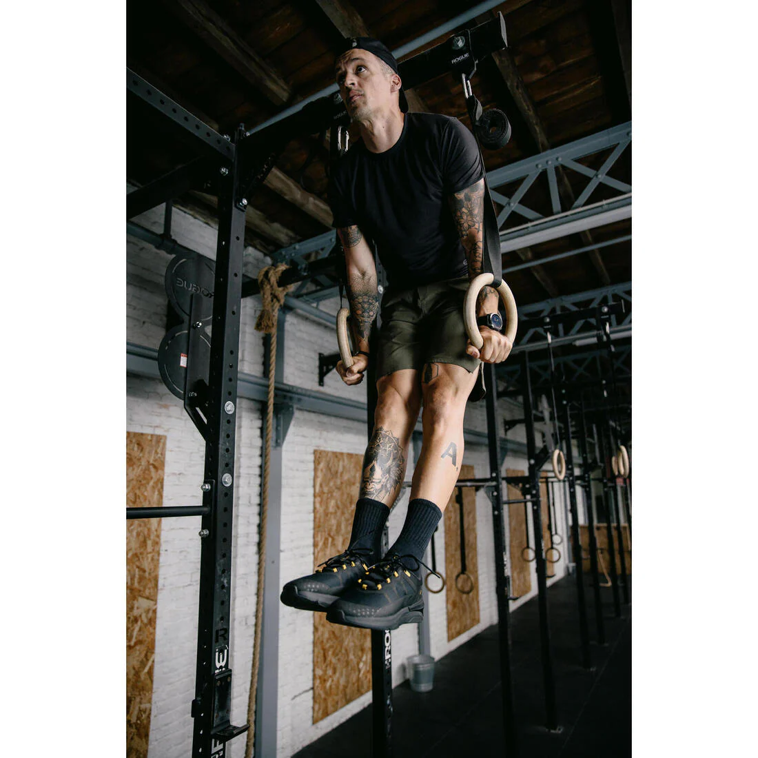 Short de fitness/cardio transpirable con bolsillos con cierre para hombre - Image 13