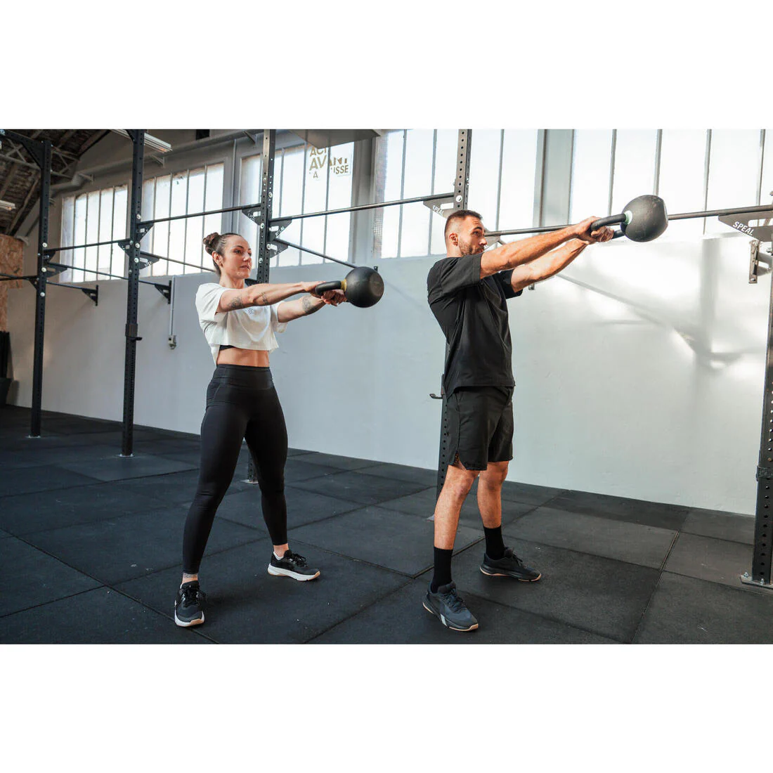Short de fitness/cardio transpirable con bolsillos con cierre para hombre - Image 21