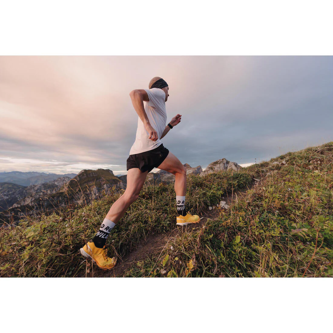 Short de running negro para hombre Kiprun Run 500 Confort Split - Image 13