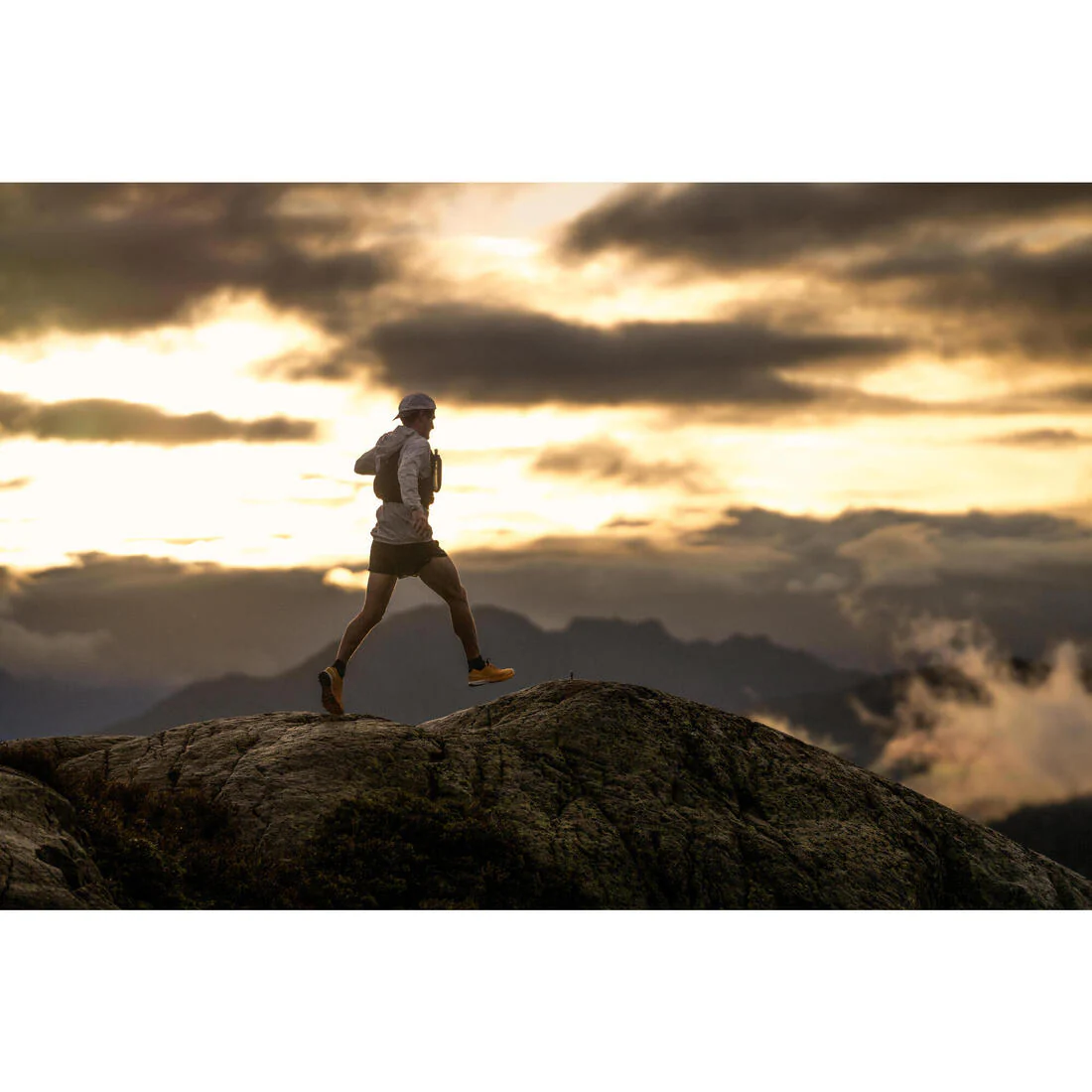Short de running negro para hombre Kiprun Run 500 Confort Split - Image 9