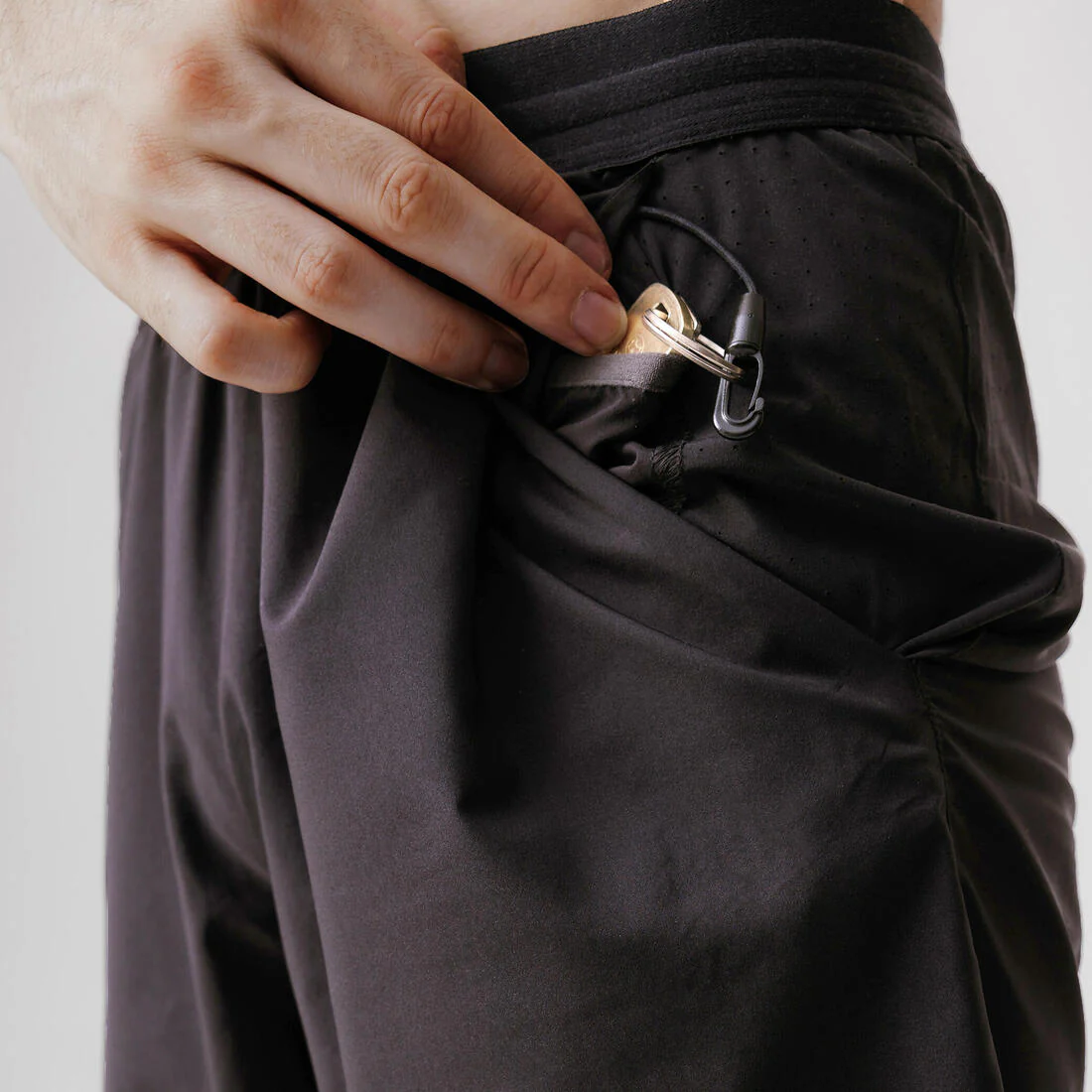 Short de running transpirable negro para hombre Kiprun Run 500 Dry - Image 9
