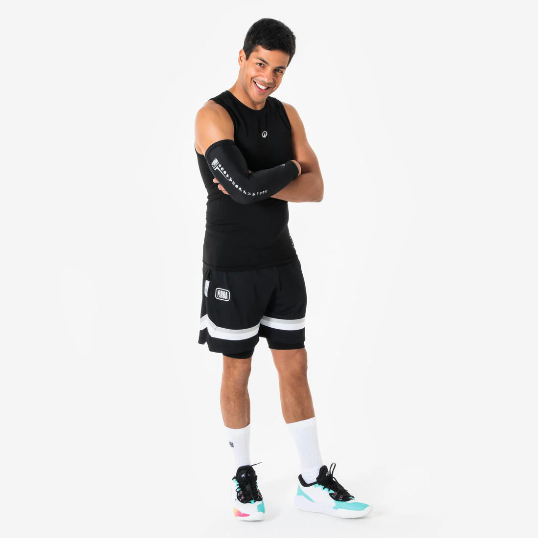 Short interior de básquetbol negro unisex NBA - Image 3