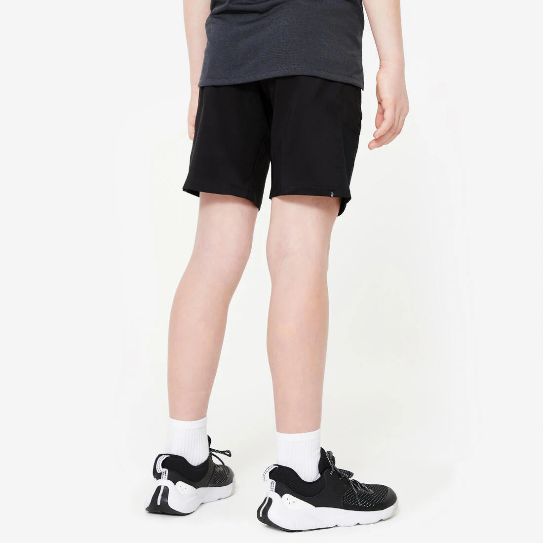 Short para múltiples deportes transpirable azul, blanco y negro para niños - Image 11