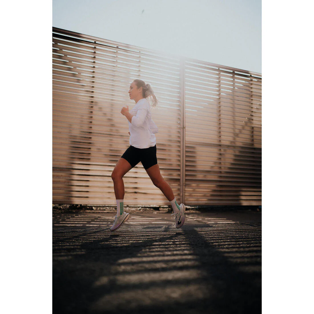 Short running negro para mujer Kiprun Run 100 - Image 7