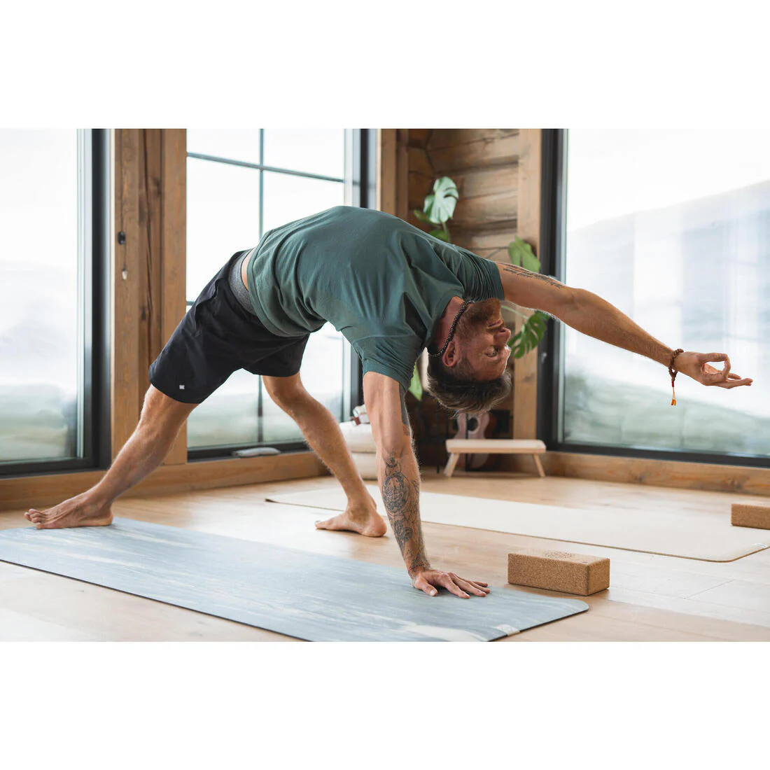Short de yoga dinámico y ligero negro para hombre - Image 8