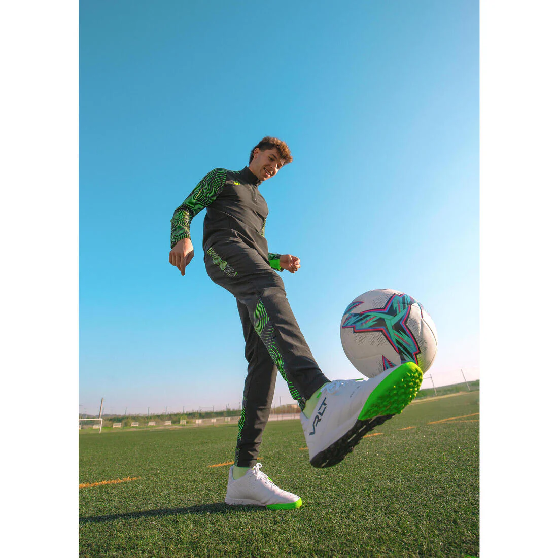 Sudadera de futbol con medio cierre negra y amarilla para adulto Viralto Wave - Image 14