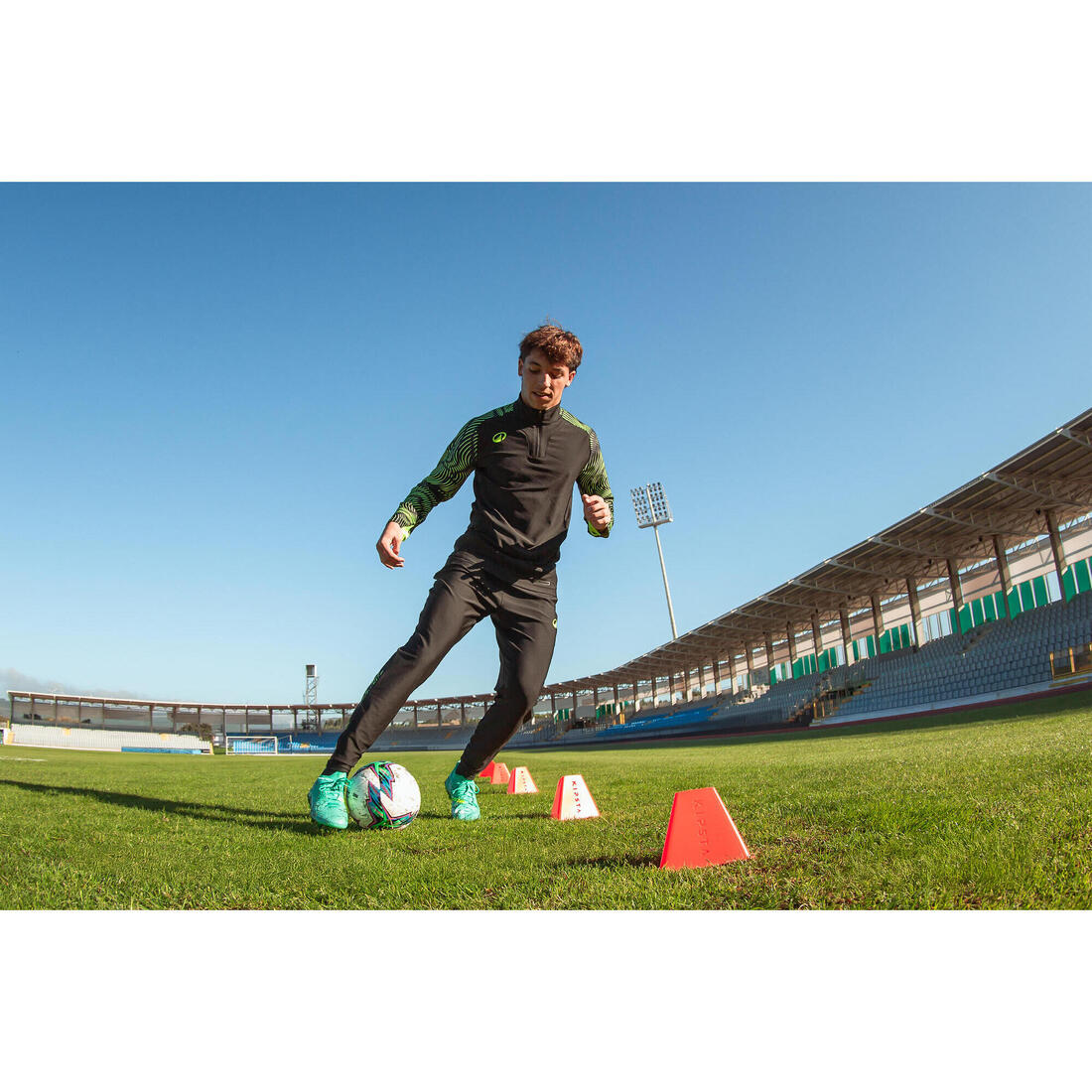 Sudadera de futbol con medio cierre negra y amarilla para adulto Viralto Wave - Image 15