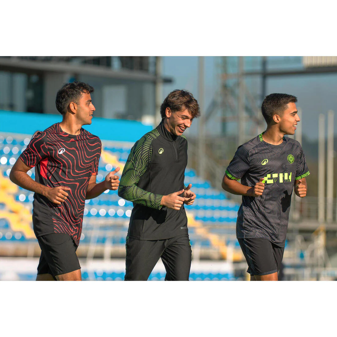 Sudadera de futbol con medio cierre negra y amarilla para adulto Viralto Wave - Image 17