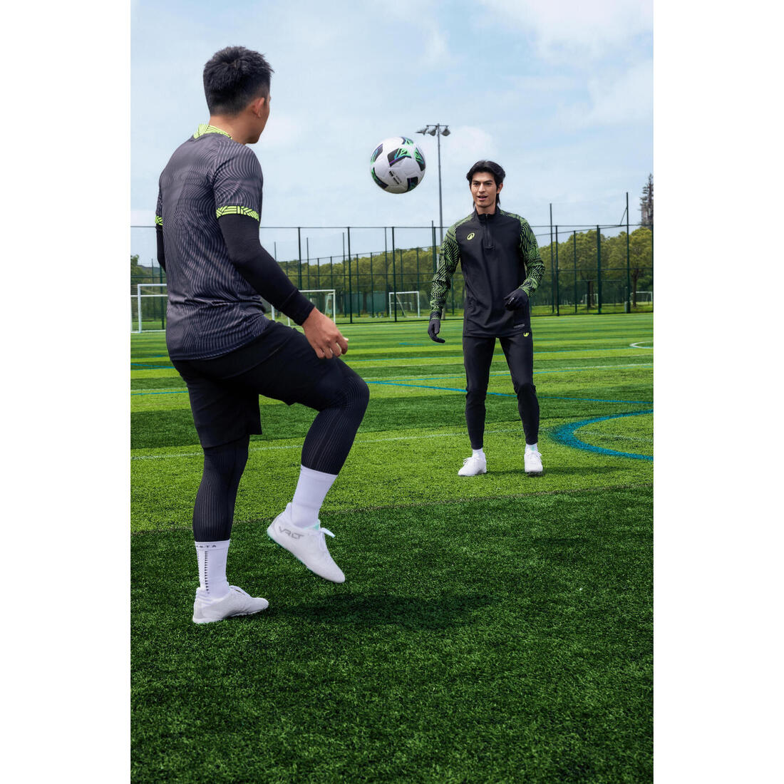 Sudadera de futbol con medio cierre negra y amarilla para adulto Viralto Wave - Image 18