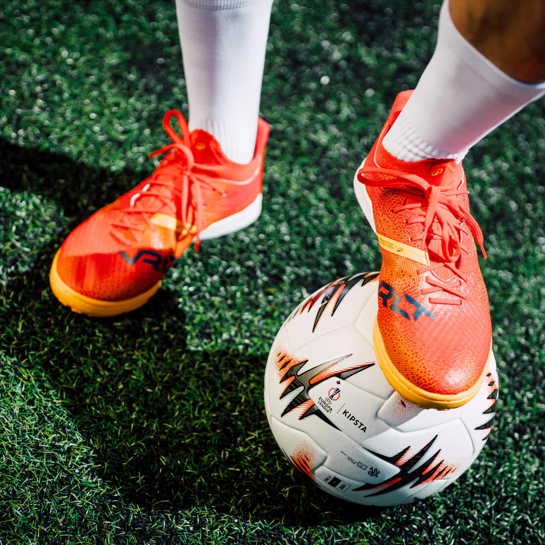 Tenis de futbol con tecnología 3D Air Mesh rojos Viralto III Turf TF - Image 15