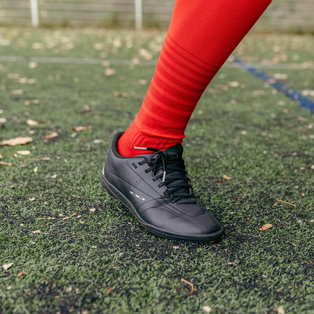 Tenis de futbol negros 100 Turf TF - Image 10