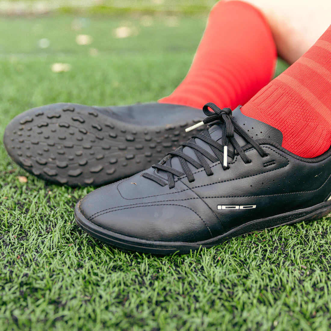 Tenis de futbol negros 100 Turf TF - Image 11