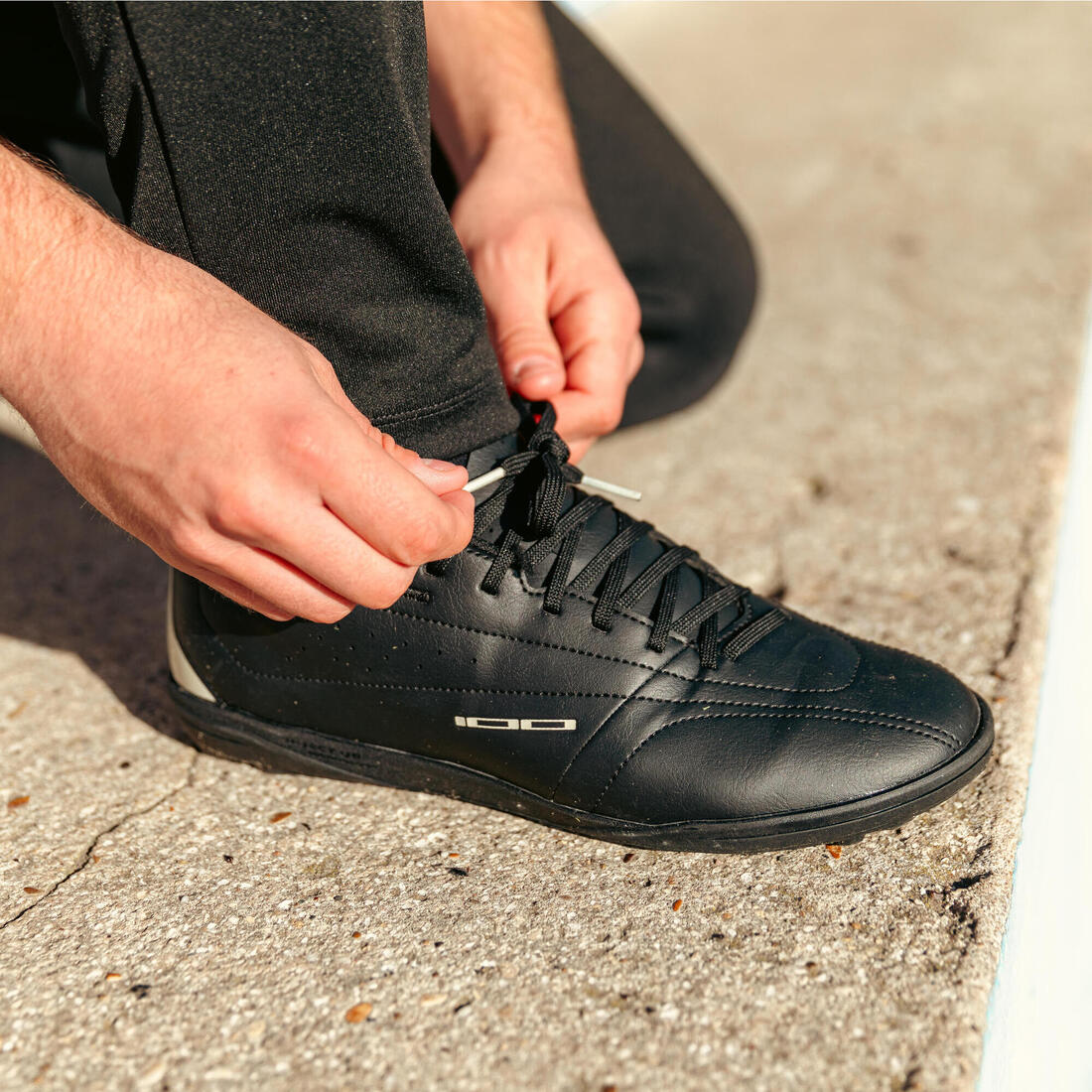 Tenis de futbol negros 100 Turf TF - Image 12