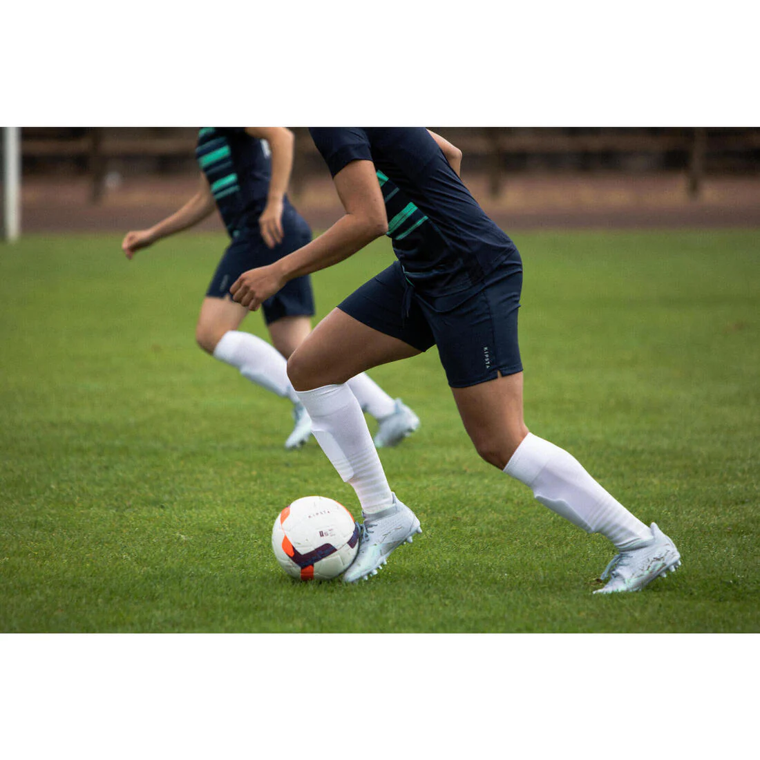 Tenis de Futbol Viralto+ III MG Mujer Gris - Image 12