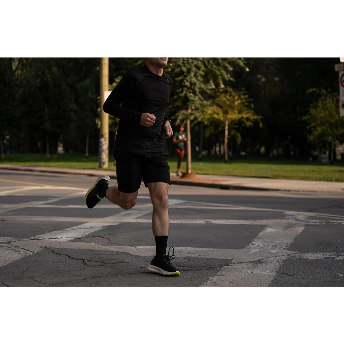 Tenis de running negro con amarillo para hombre Kiprun KS500 2 - Image 16