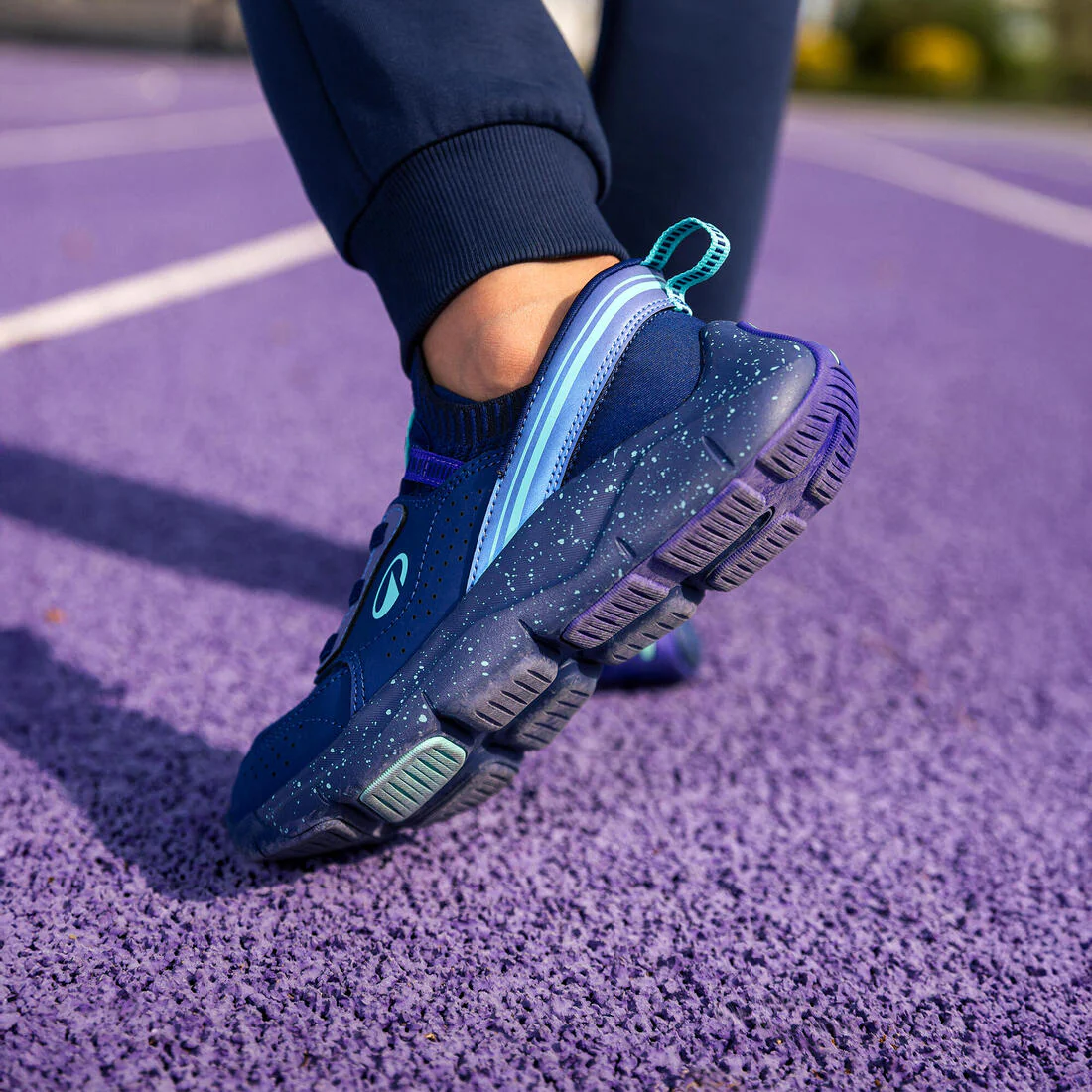 Tenis deportivos de calzado fácil azul marino para niños Playful Easy - Image 12