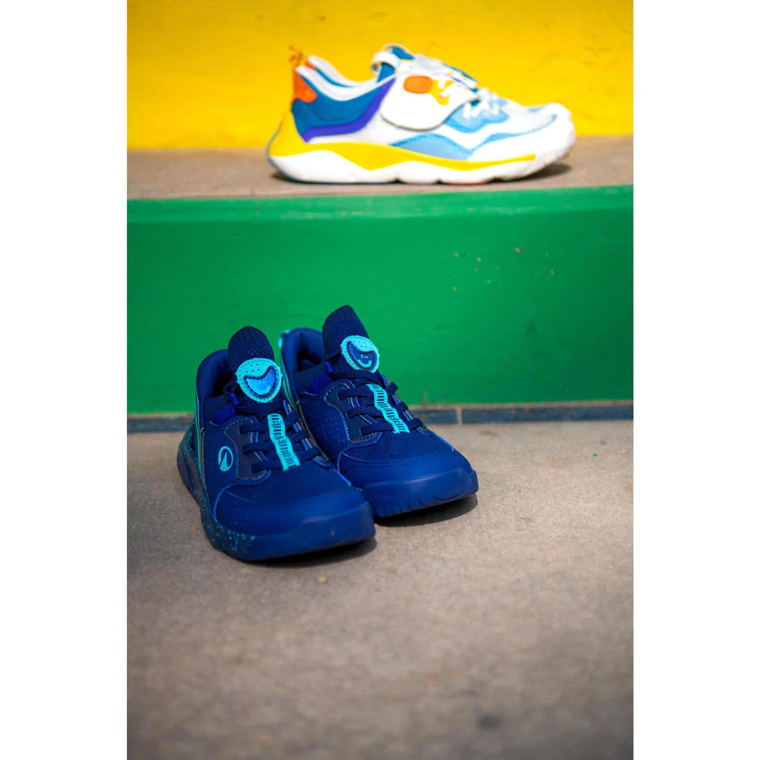Tenis deportivos de calzado fácil azul marino para niños Playful Easy - Image 23